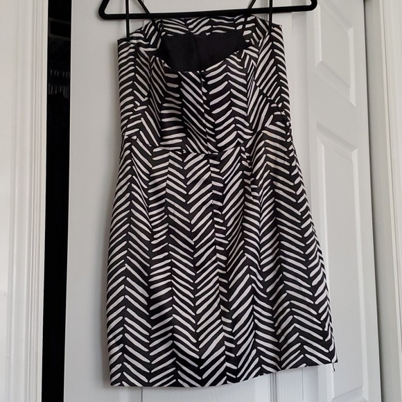 Nwot Bcbg strapless dress - Picture 4 of 7